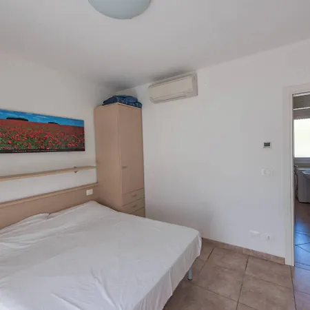 Appartamento Homely Flat With Common Pool And Solarium